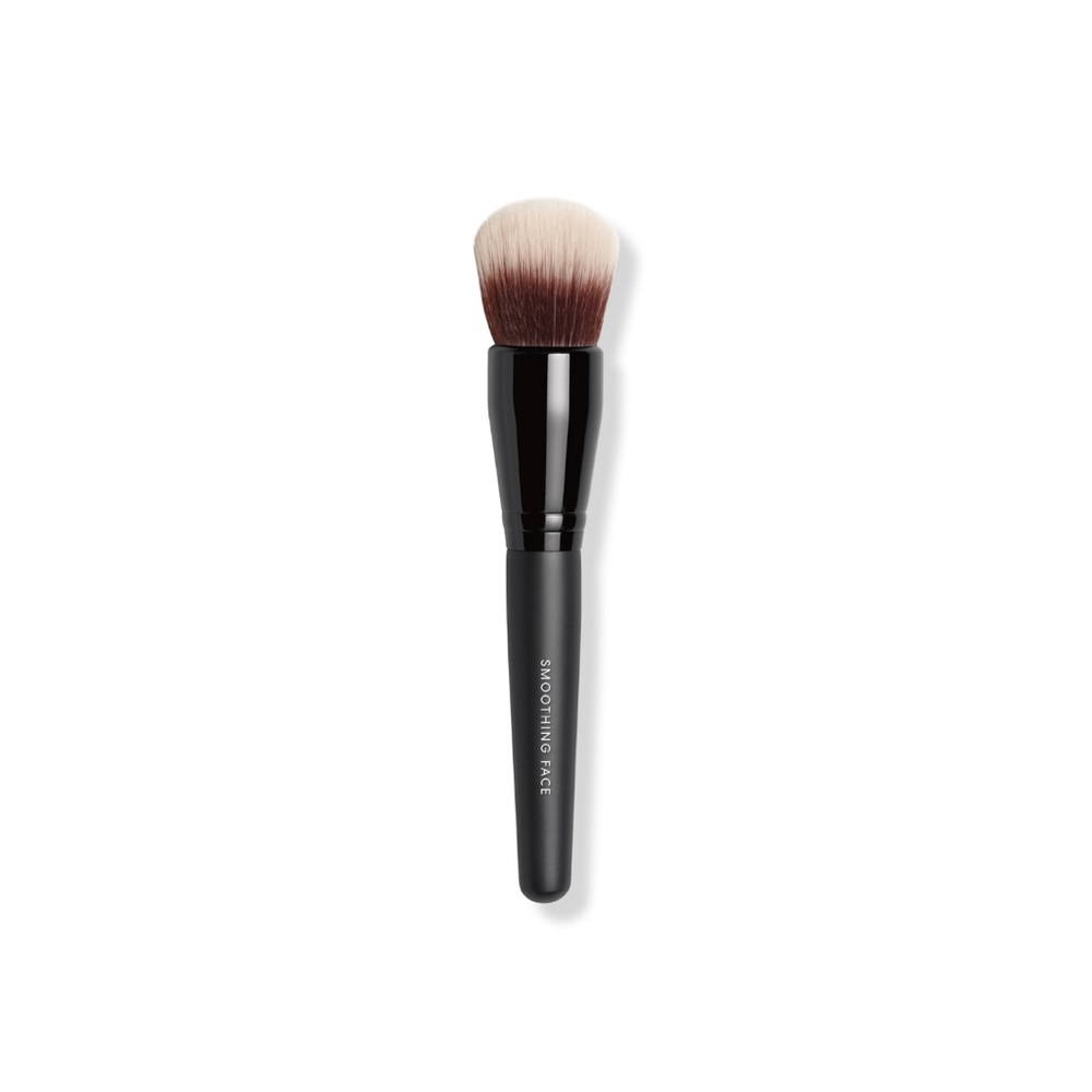 Bare Minerals • Smoothing Face Brush • New in packaging!